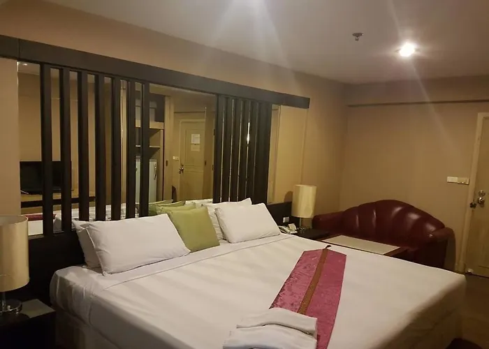 Niran Grand Hotel 4*