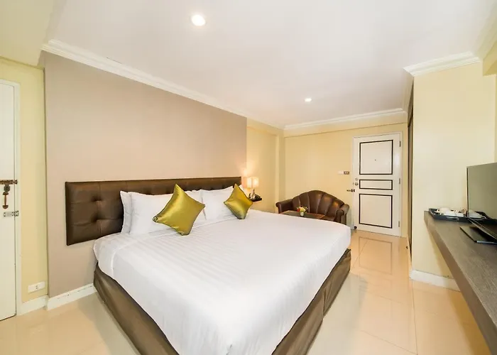 Niran Grand Hotel 4*