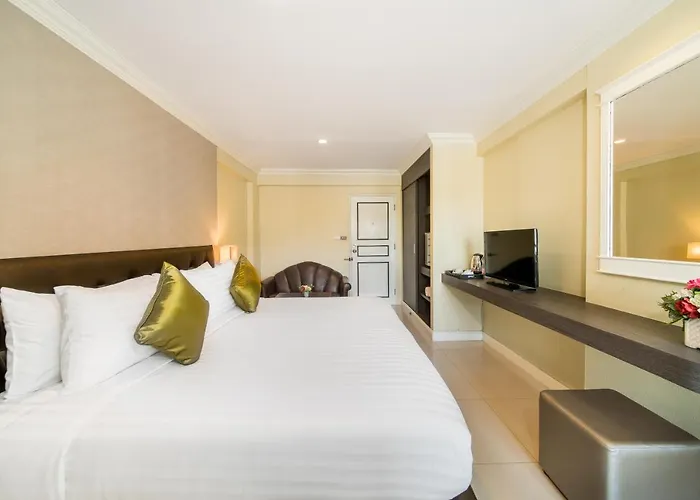 Niran Grand Hotel 4*