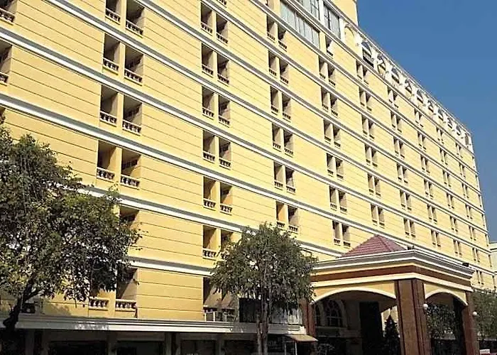 Niran Grand Hotel 4*